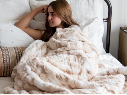 Faux fur throw blankets